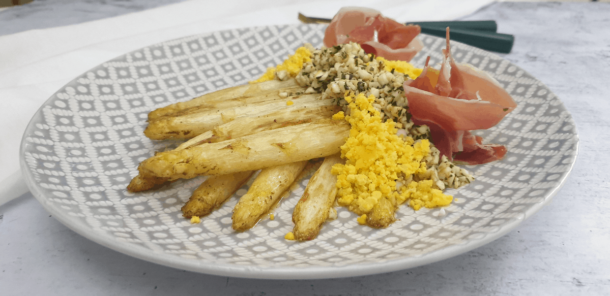 Pan Roasted White Asparagus à la Flamande