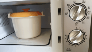 pot in microwave
