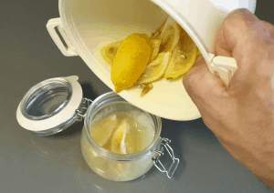 transfer lemon in pot