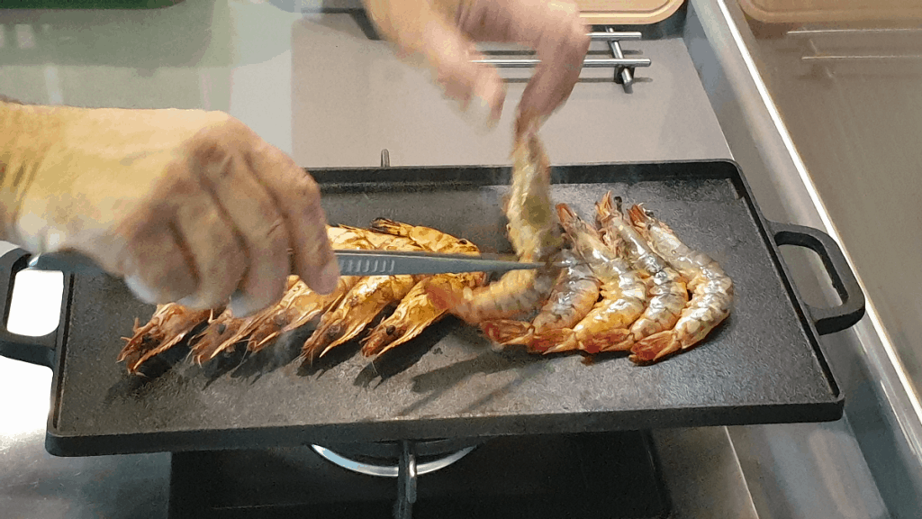 grilling prawns