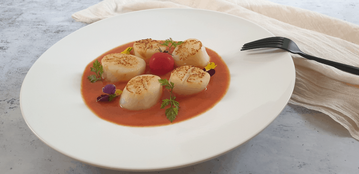 Pan seared Hokkaido scallops with tomato coulis - Culinary Ambition