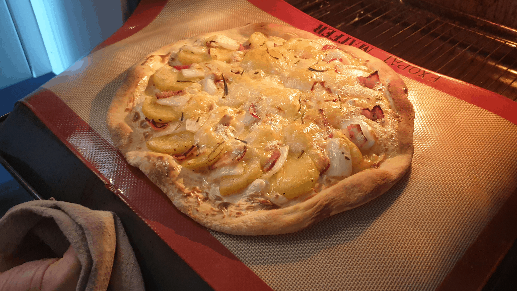 baking pizza
