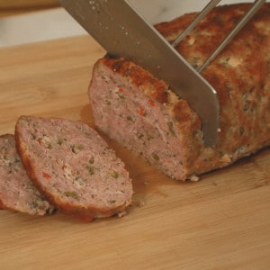 slicing meatloaf