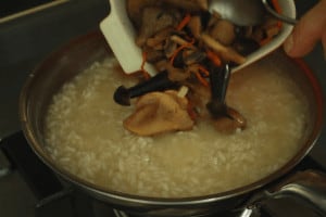 add mushroom ragout to risotto