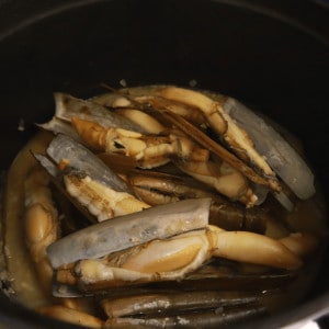 razor clams marinière