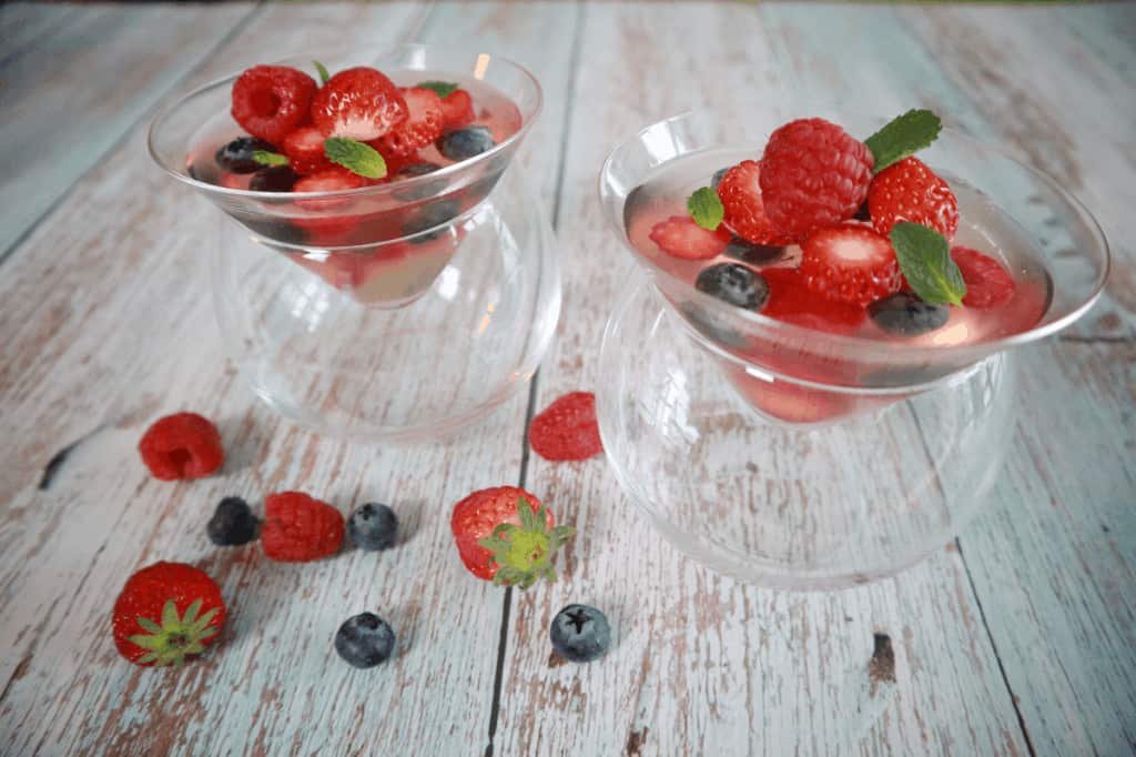 champagne jelly with red berries
