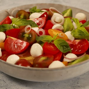 mixed tomato salad