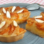 Apricot tartlet with almond cream