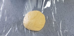 wrap pastry dough in cling wrap