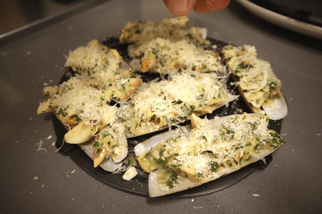 add cheese to razor clams before gratinating