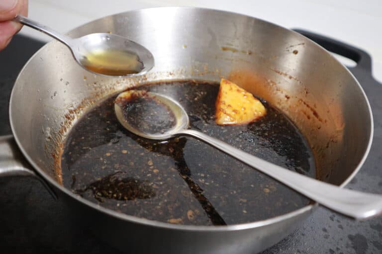 Dark soy sauce