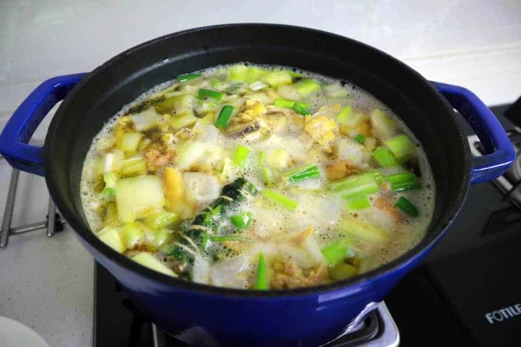 making chicken stock