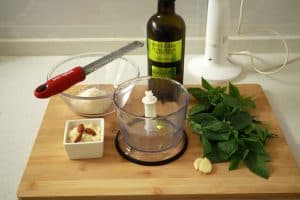 basil pesto ingredients