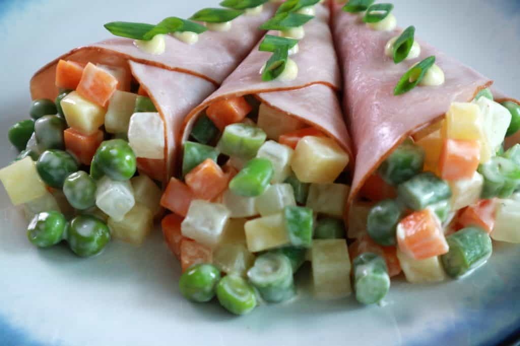 ham rolls with macédoine