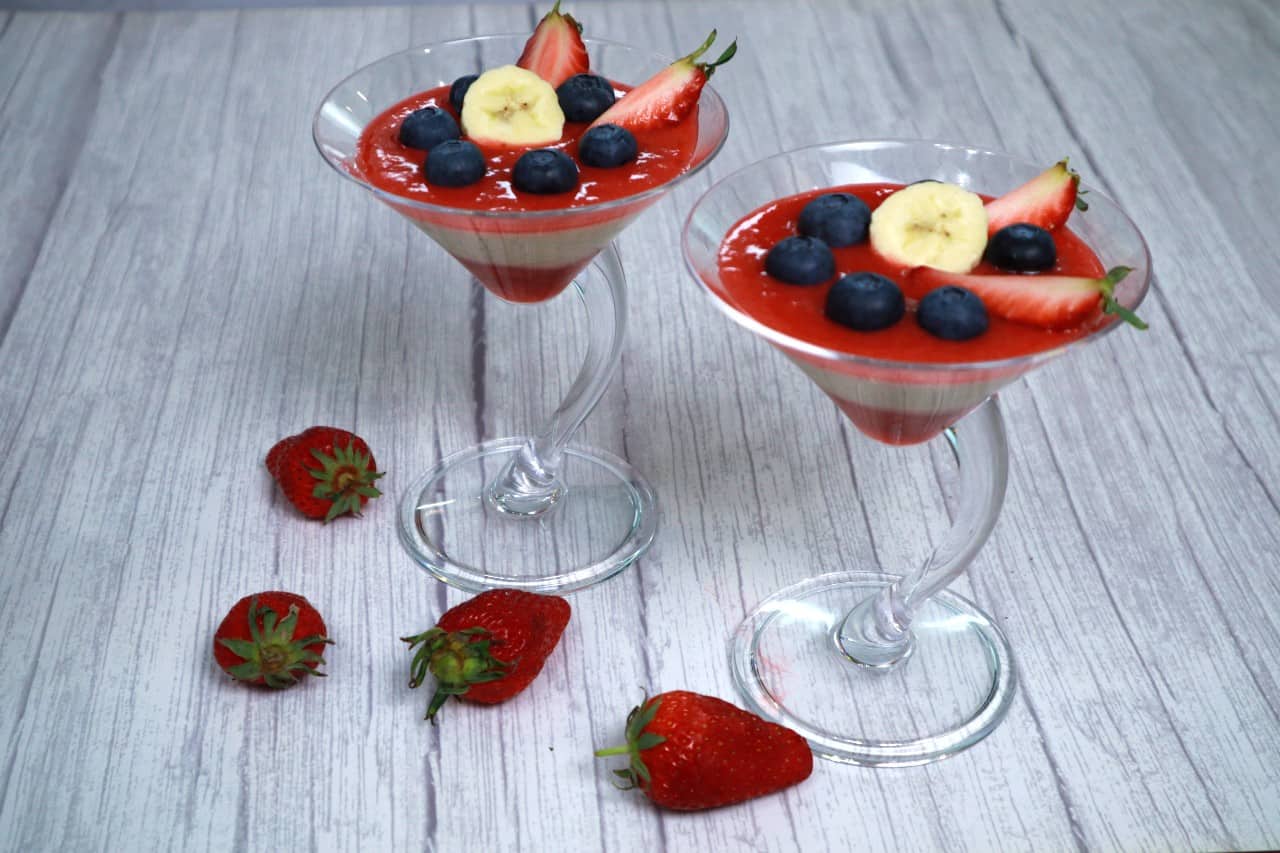 coconut panna cotta with strawberry