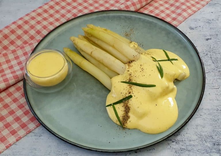 Poached White Asparagus with a Hollandaise Sauce 
