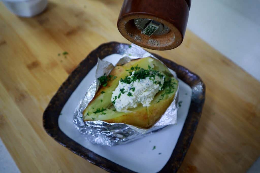 baked potato with cream