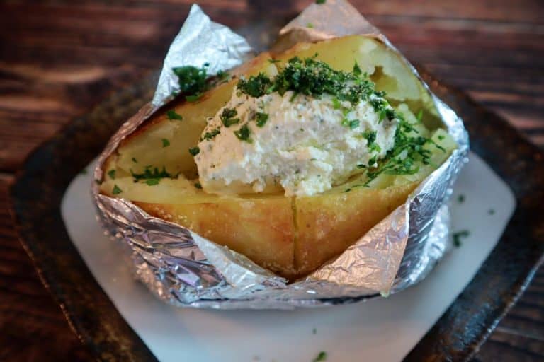 Baked Potatoes in Foil – The Ultimate Solution for a Quick Meal