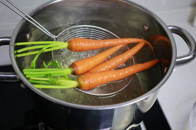 How to Peel Young Carrots