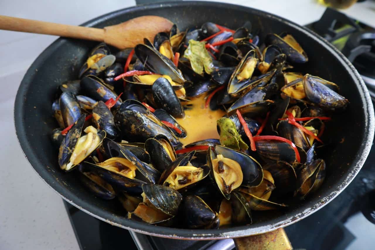 mussels with red curry