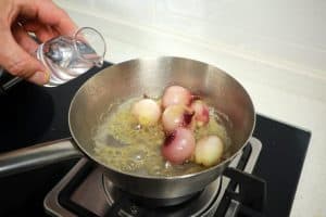 glazing onions