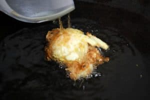 frying an egg thai style
