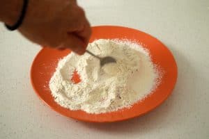 mix flour ingredients