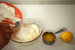 mix flour ingredients