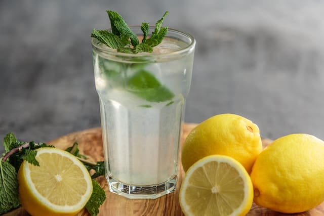 10 Best Hydrating Drinks on a Hot Day