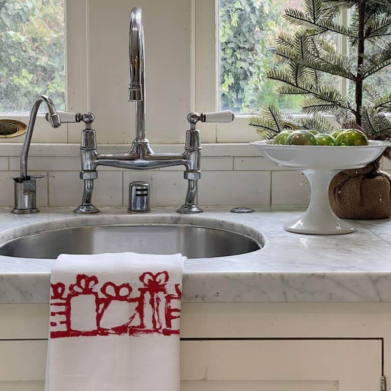 Christmas Kitchen Towels for Festive Cheer in Your Holiday Décor