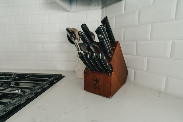How to Store Kitchen Knives