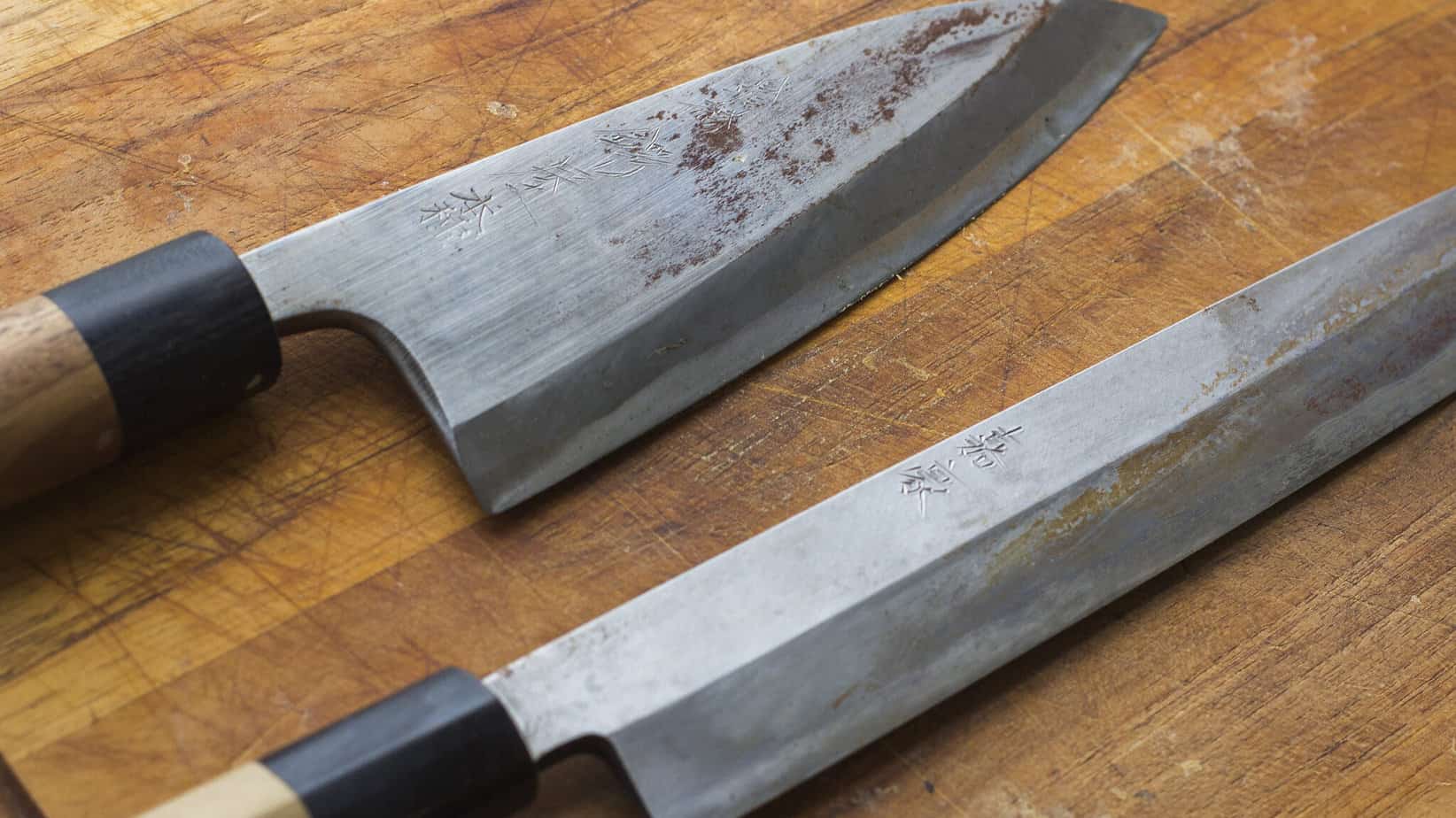 remove rust from rusty kitchen knives