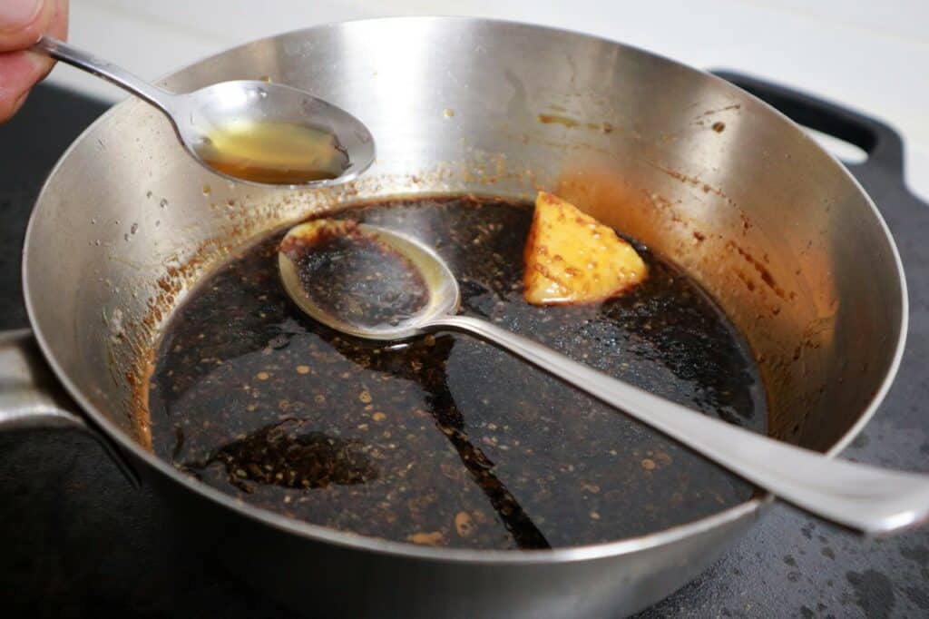 dark soy and vinigar sauce
