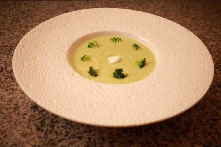 Deliciously Creamy Broccoli Soup: A Must-Try Recipe!